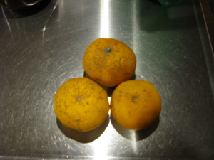 甘夏みかんです。たくさんもらったのに後３個