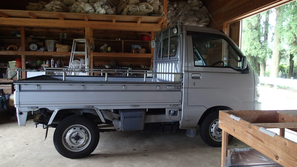 出荷が終わったので、幌なしです。