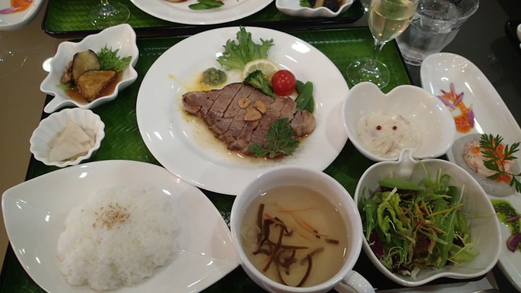 こんな食事でした。