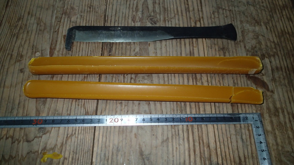 蜜蝋棒の出来上がりです。