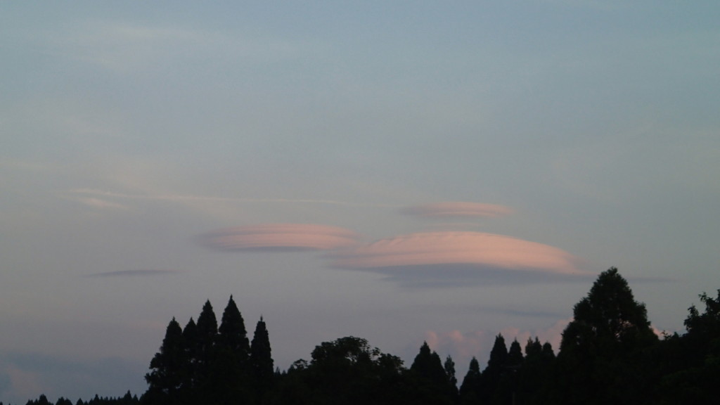 UFOのような雲が、