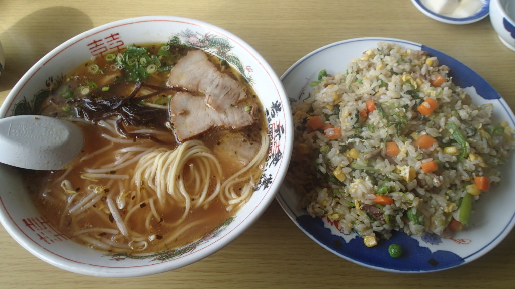 大盛りサービスの焼きめしでした。