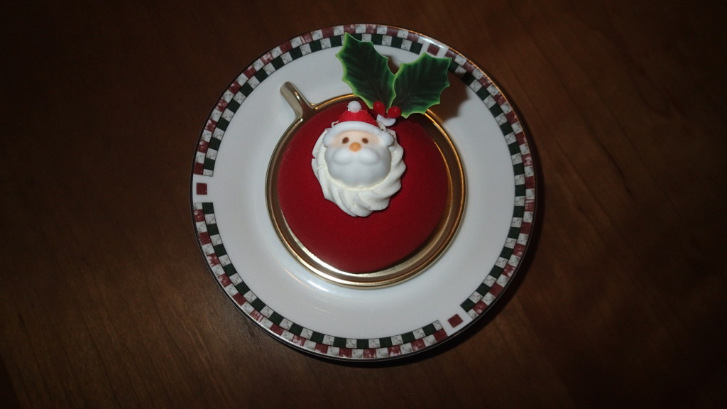 ケーキを食べなきゃね。クリスマスじゃない!